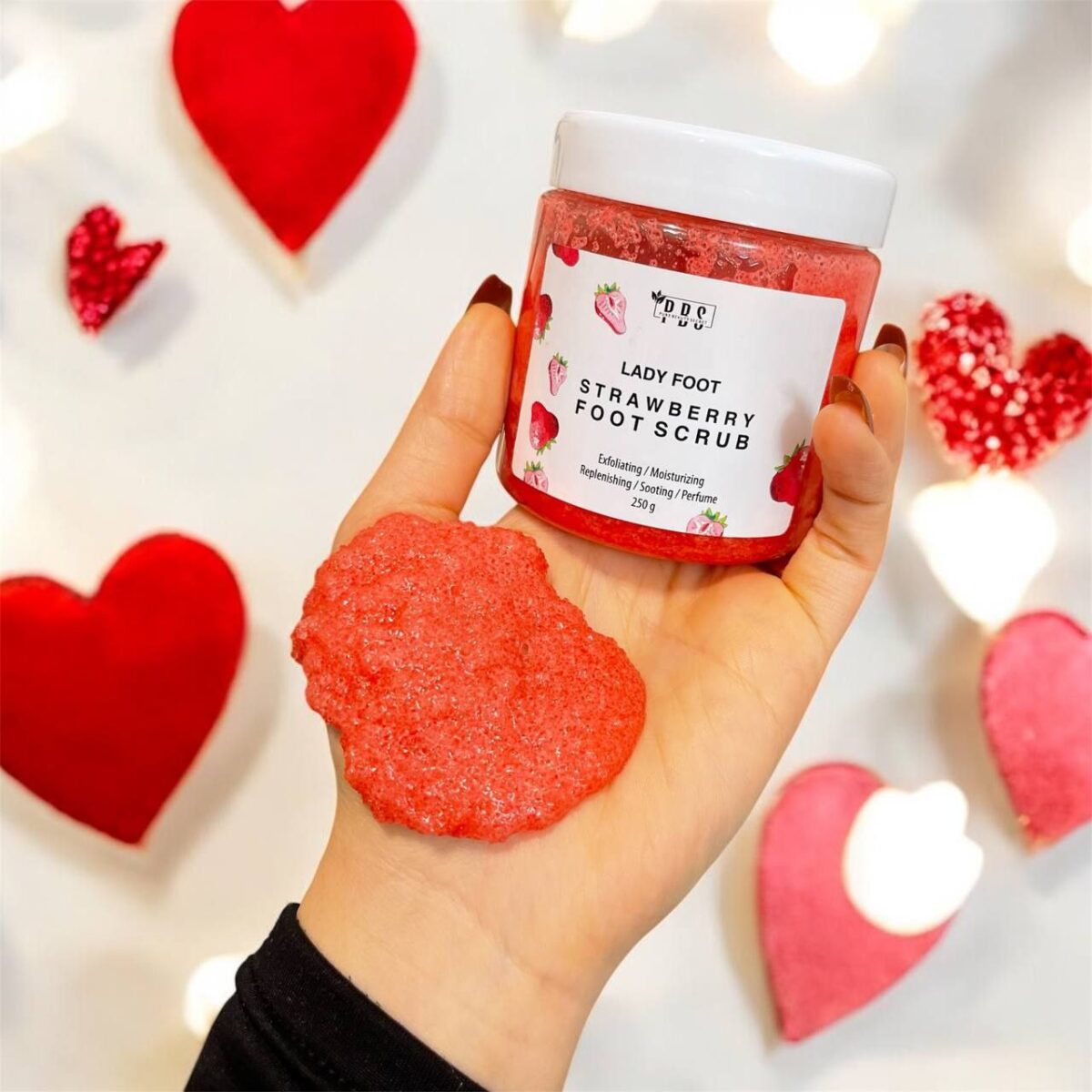 ⁦Lady foot strawberry scrub⁩ - الصورة ⁦4⁩